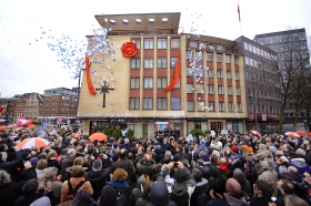 Le 21 janvier 2012, l'Église de Scientologie de Hambourg a célébré l'inauguration de ses locaux entièrement transformés au 9 de la Domstrasse à Altstadt, centre du quartier historique de Hambourg.