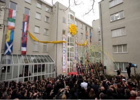 Le 23 janvier 2010, des dignitaires de toute l’Europe se sont joints à près d’un millier de scientologues et d’alliés de l’Église à l’occasion de l’inauguration du siège bruxellois des Églises de Scientologie pour l’Europe.