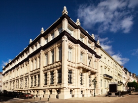 Cet bâtiment remarquable du début du 20e siècle, au 100-103 boulevard de Waterloo, au cœur de Bruxelles, répondra aux besoins spirituels des membres de cette ville et de ceux de toute l’Europe.