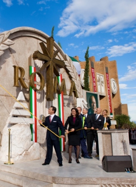 David Miscavige a conduit l’ouverture de la nouvelle Église de Scientologie de Rome, rejoint par le directeur général de l’Église et des dignitaires, et a mis l’accent sur la très forte expansion de la Scientologie en Italie depuis 30 ans.