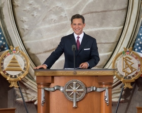 David Miscavige, Président du conseil d’administration et chef ecclésiastique de la religion de Scientologie, a inauguré une nouvelle Église dans la capitale du pays.