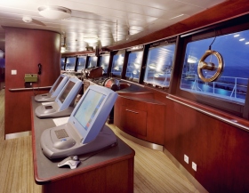 Le pont doté d’un système numérique du Freewinds, avec son système radar Kelvin Hughes à la pointe de la technologie et ses vitres panoramiques qui permettent d’avoir une vue à 360 degrés.