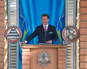 Le 4 avril 2009, David Miscavige, Président du conseil d’administration du Religious Technology Center et chef ecclésiastique de la Scientologie, a présidé l’inauguration de la nouvelle Église de Scientologie de Malmö.